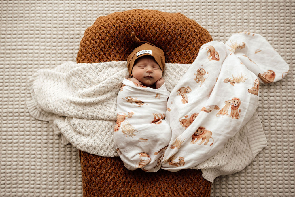 Lion Organic Muslin Wrap