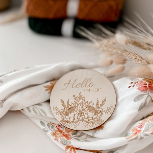 Wooden announcement disk with unique design from Snuggly Jacks are now exclusively available in Hong Kong on Sugarbird Kids. Perfect for birth announcement or newborn photo shoot.