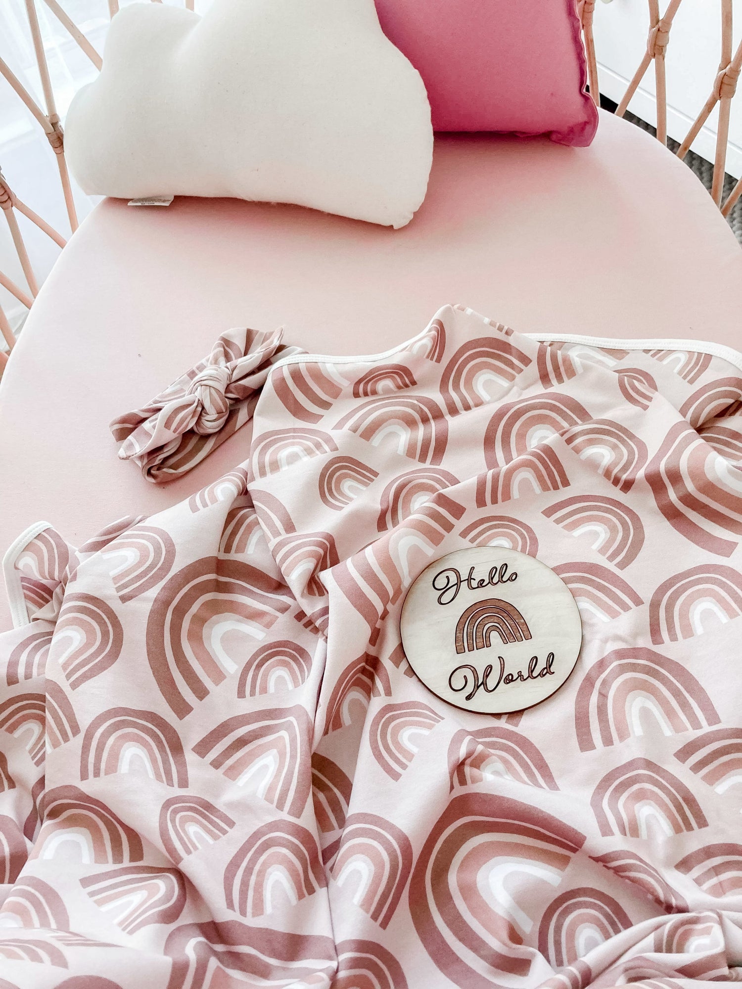 Wooden announcement disk with unique design from Snuggly Jacks are now exclusively available in Hong Kong on  Sugarbird Kids. Perfect for birth announcement or newborn photo shoot.